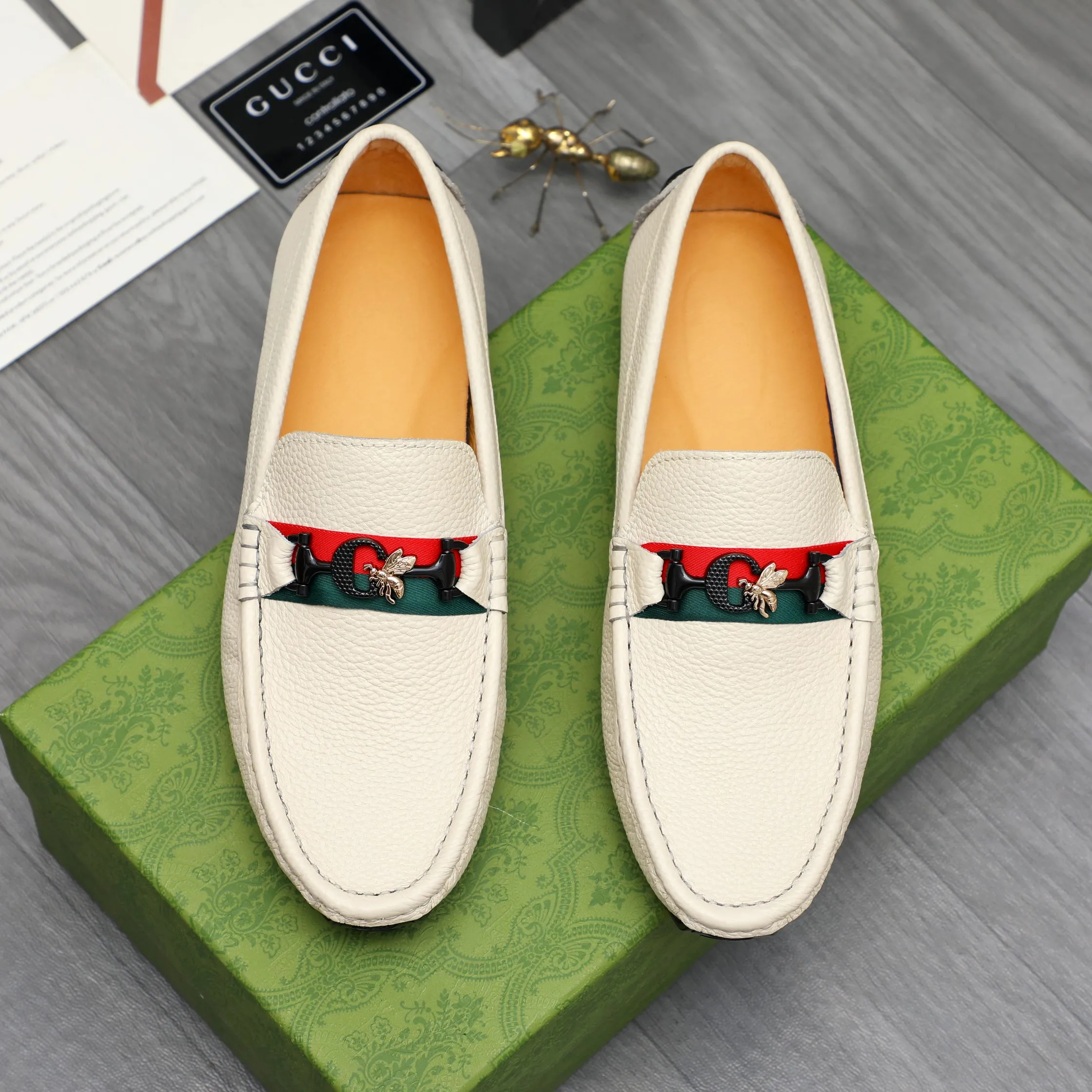 Men's shoes 💰360 Product trademark: GUCCI "Gucci" casual slip-on men's shoes Regular size: 38-45 Product materials: Selected pebbled cowhide upper, pigskin lining, rubber outsole